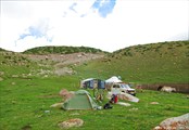 Лагерь под перевалом Кок Айрык.  2600м.